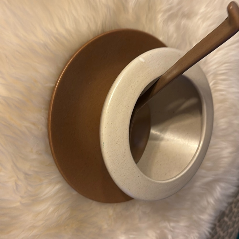 California Tempo 2 tone brown gravy boat and ladle